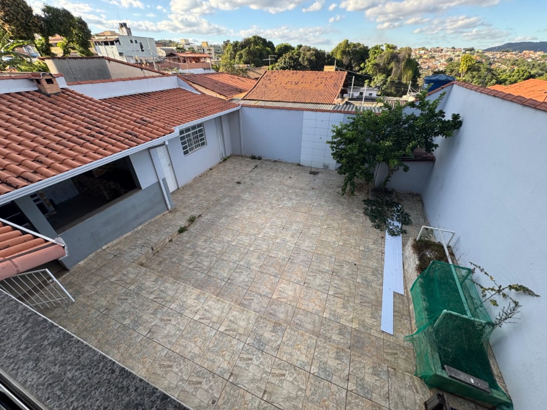 Casa, 3 quartos, 240 m² - Foto 1