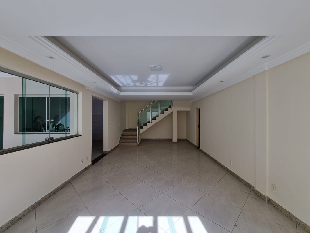 Casa, 3 quartos, 220 m² - Foto 1