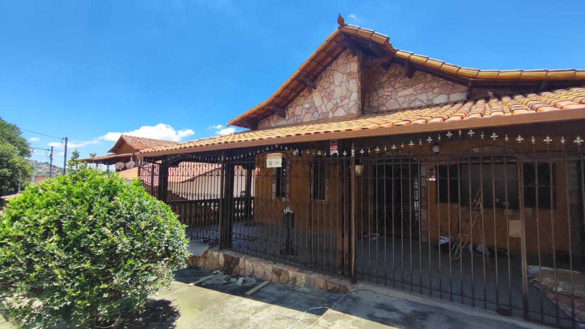 Casa com 3 quartos para alugar no bairro Arvoredo em Contagem - foto principal