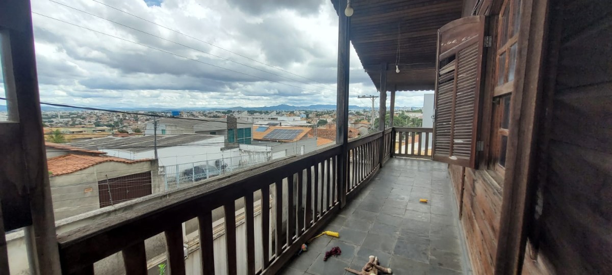 Casa, 4 quartos, 200 m² - Foto 1