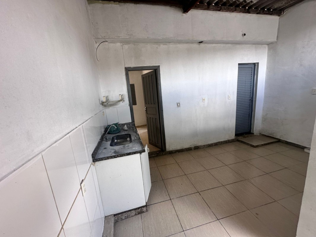 Casa, 2 quartos, 200 m² - Foto 4