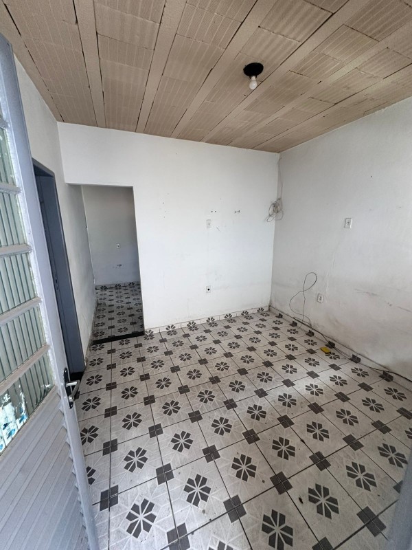 Casa, 1 quarto, 200 m² - Foto 2