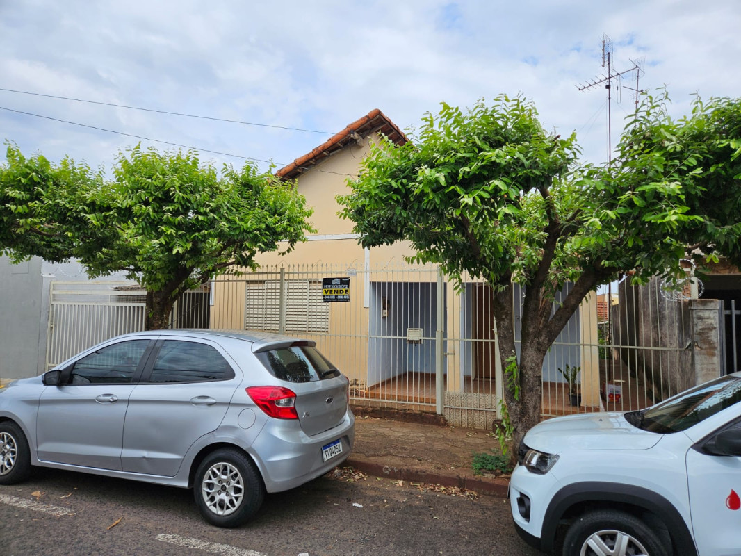 Casa, 2 quartos, 219 m² - Foto 1