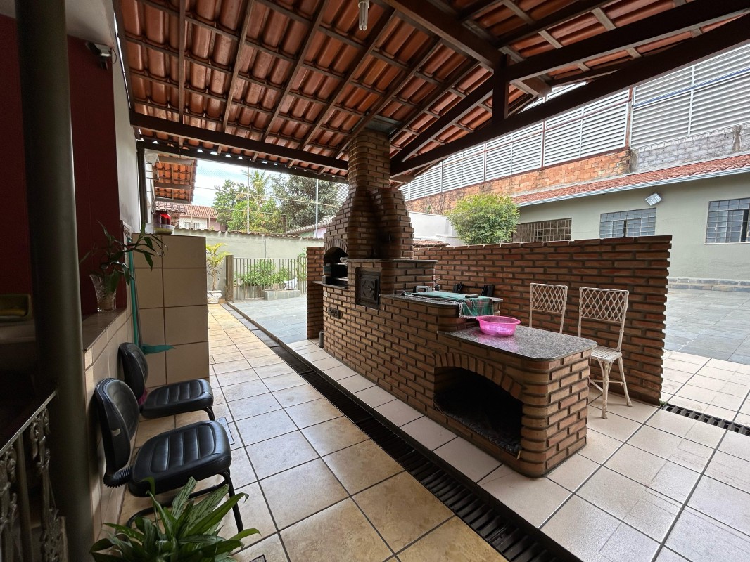 Casa, 4 quartos, 315 m² - Foto 2
