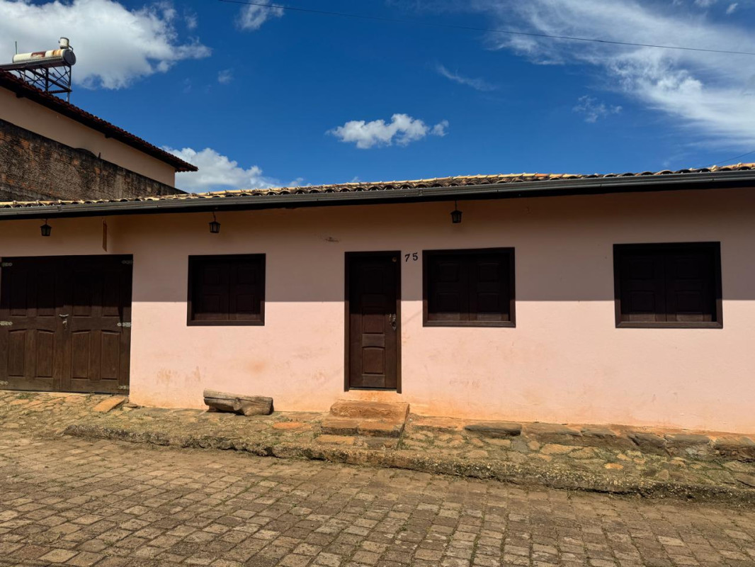 Casa, 5 quartos, 180 m² - Foto 1