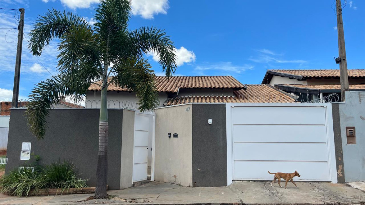 Casa, 3 quartos, 252 m² - Foto 1