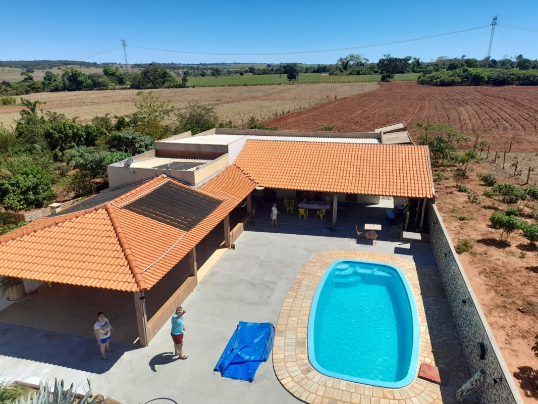 Chácara, 3 quartos, 2000 m² - Foto 1