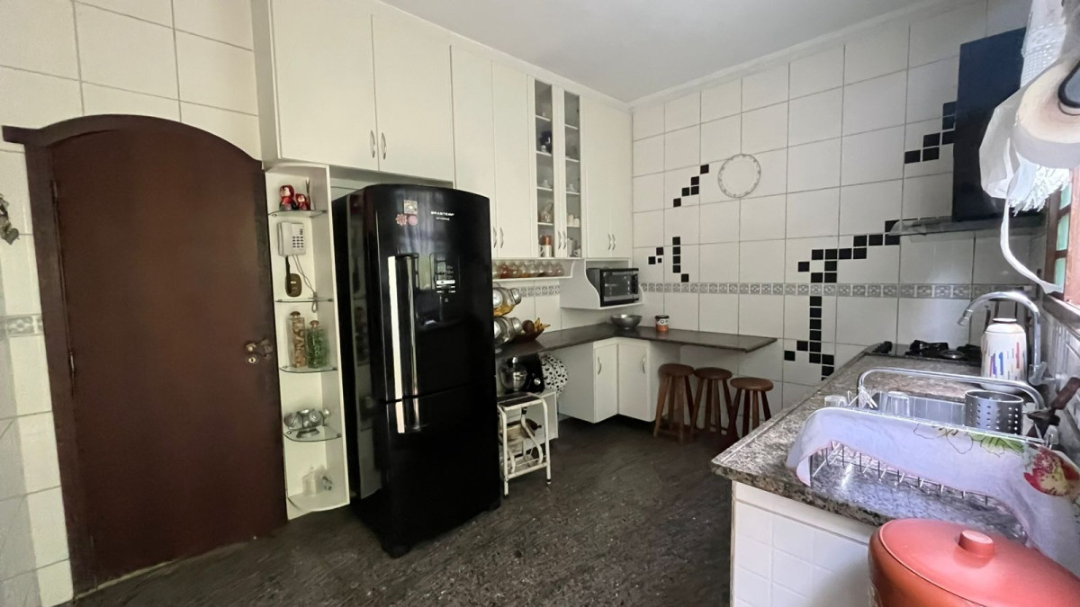 Casa, 4 quartos, 320 m² - Foto 24