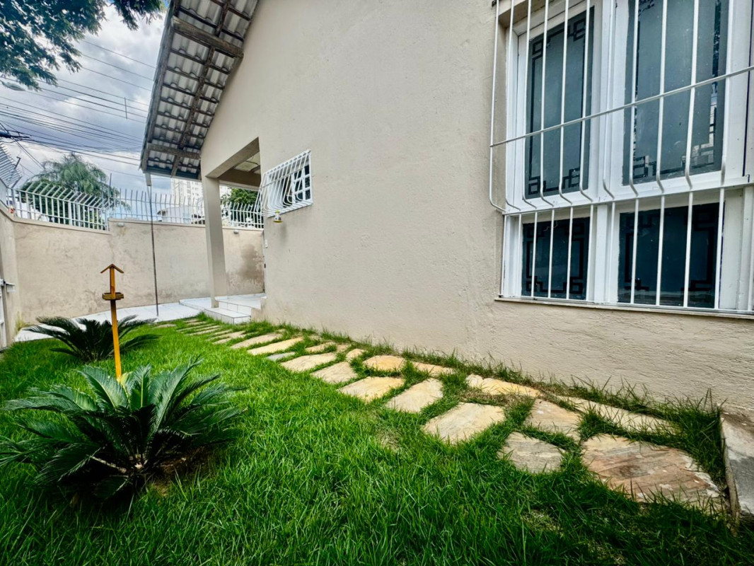 Casa, 4 quartos, 239 m² - Foto 1