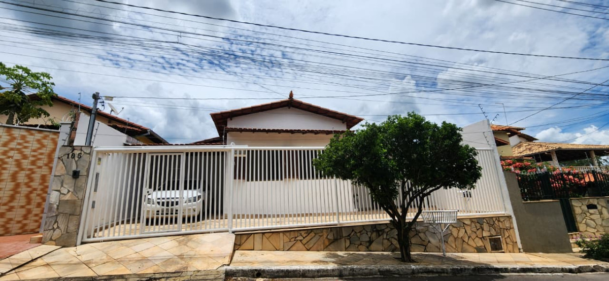 Casa, 4 quartos, 180 m² - Foto 1