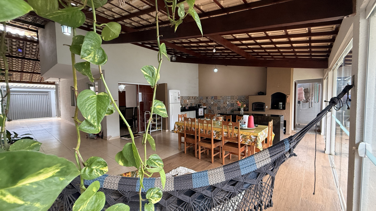 Casa, 4 quartos, 250 m² - Foto 1