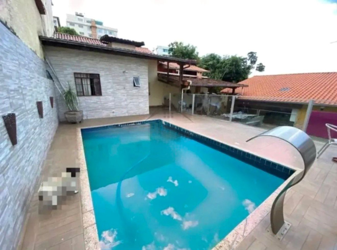 Casa, 4 quartos, 190 m² - Foto 1