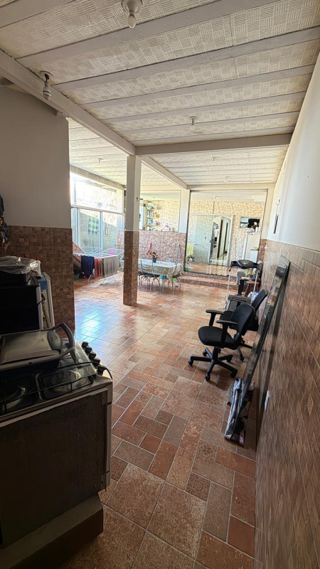 Casa, 2 quartos, 180 m² - Foto 1