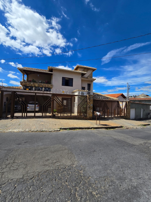 Casa, 8 quartos, 483 m² - Foto 1