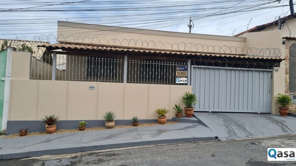 Casa, 4 quartos, 141 m² - Foto 1