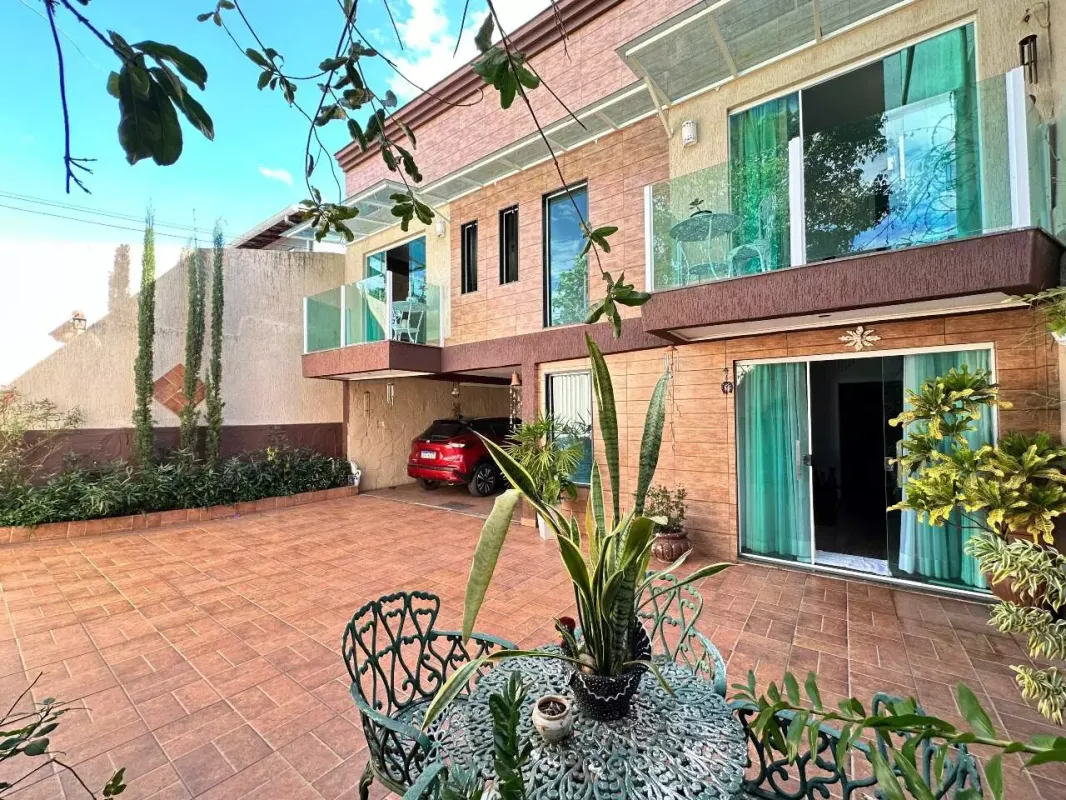 Casa, 4 quartos, 274 m² - Foto 1