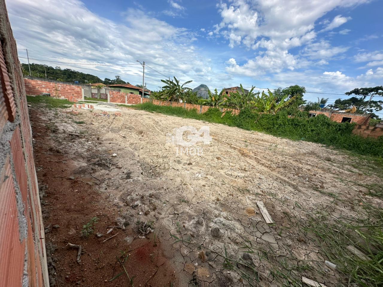 Lote / Terreno à venda em Jardim Atlântico Leste, Maricá - RJ