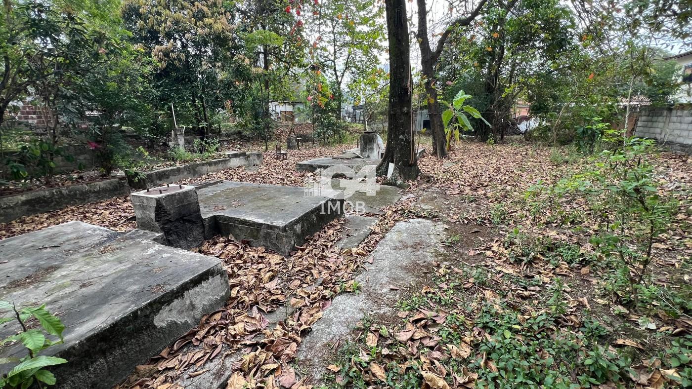 Lote / Terreno à venda em Rio do Ouro, São Gonçalo - RJ
