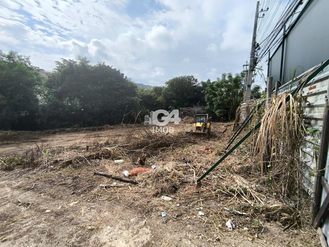 Lote / Terreno à venda em Maria Paula, São Gonçalo - RJ