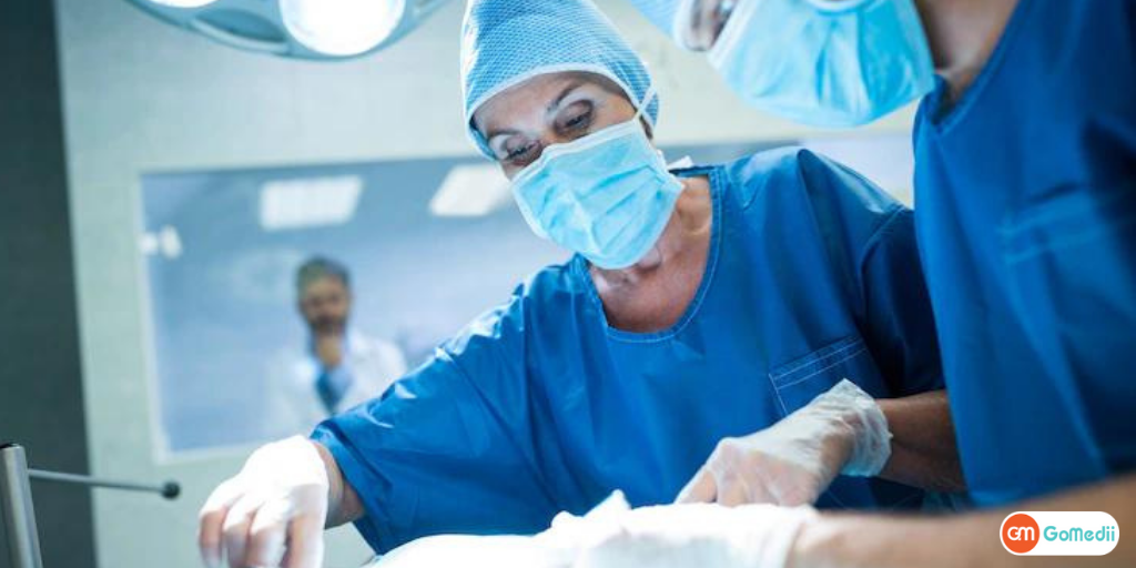 जानिए स्तन कैंसर (Breast Cancer) के कारण, और इलाज कैसे होता है? - GoMedii