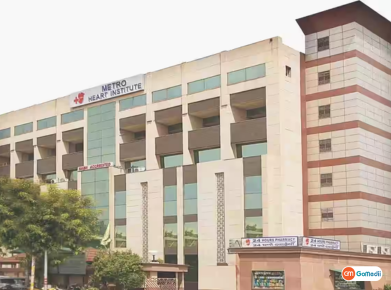 मारेंगो एशिया अस्पताल, फोर्टिस एस्कॉर्ट्स अस्पताल, मेट्रो मल्टी स्पेशलिटी हार्ट इंस्टिट्यूट, एसएसबी हार्ट एंड मल्टी स्पेशलिटी अस्पताल, सर्वोदय अस्पताल,Marengo Asia Hospital, Fortis Escorts Hospital, Metro Multi Specialty Heart Institute, SSB Heart & Multi Specialty Hospital, Sarvodaya Hospital,