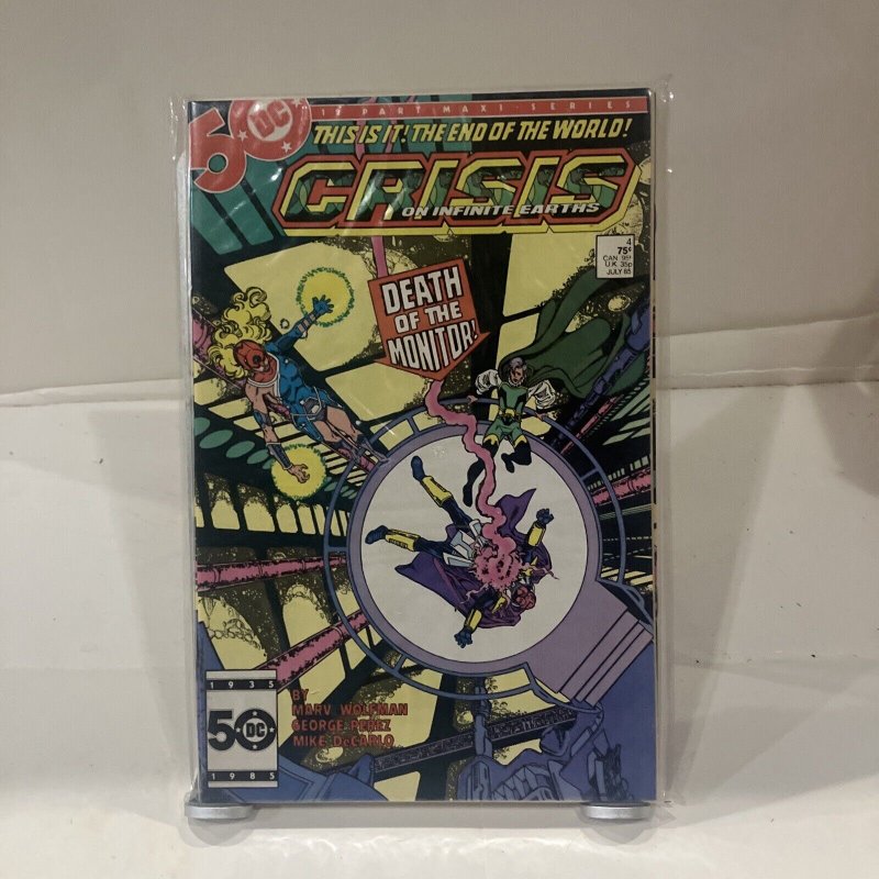 DC Comics - Crisis on Infinite Earths #4 - July 1985