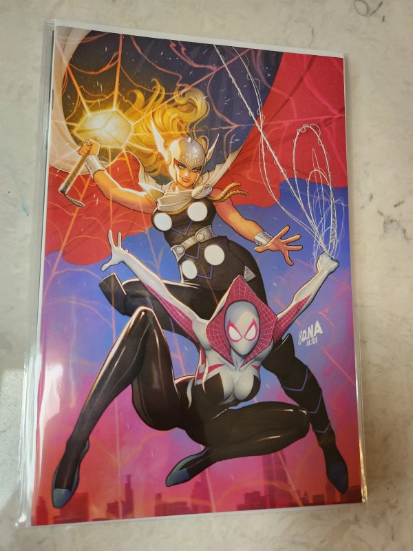 Spider-Gwen: Gwenverse #2 - CK Shared Exclusive Virgin Variant - David Nakayama