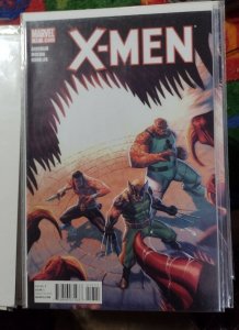 X MEN # 17  2011, Marvel  FANTASTIC FOUR BERMUDA TRIANGLE MOLINA VARIANT