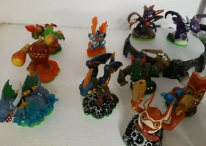 SKYLANDERS SWAP FORCE lot of 19 Figures Portal Xbox 360 game cards Spyro used 