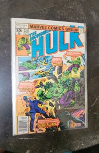 The Incredible Hulk #215 (1977)