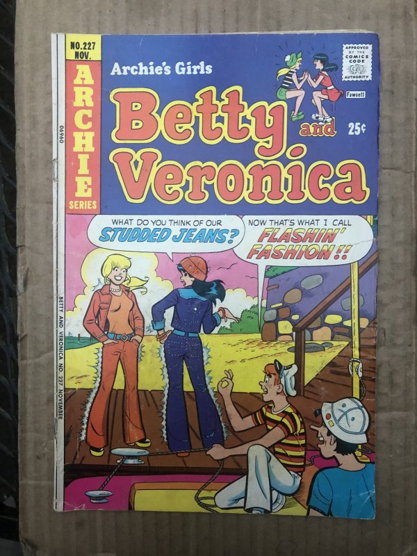 Archie's Girls Betty and Veronica #227 (1974)