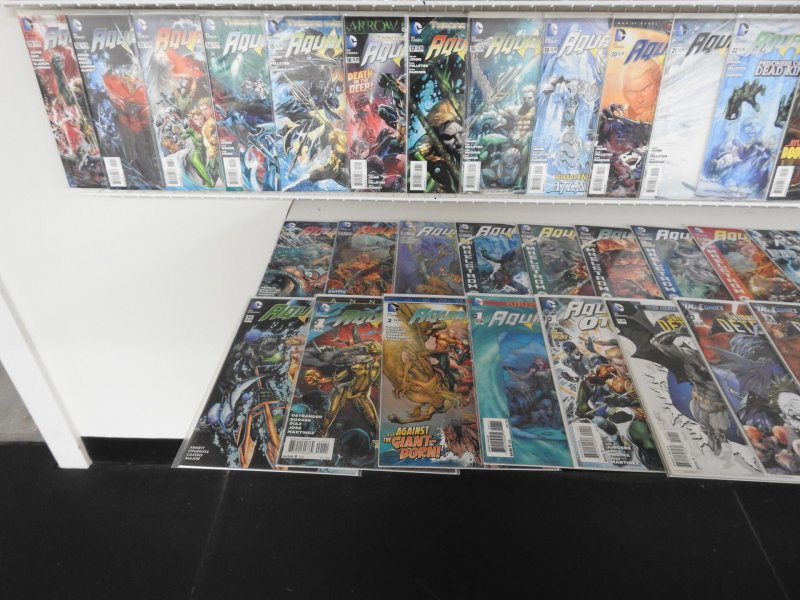 Huge Lot of 150+ Comics W/ Batman, Aquaman +More! Average VF- Condition!