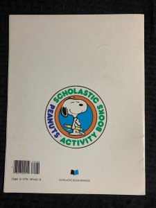 1981 THE PEANUTS GANG Visits a Haunted House VF- 7.5 Scholastic SBS