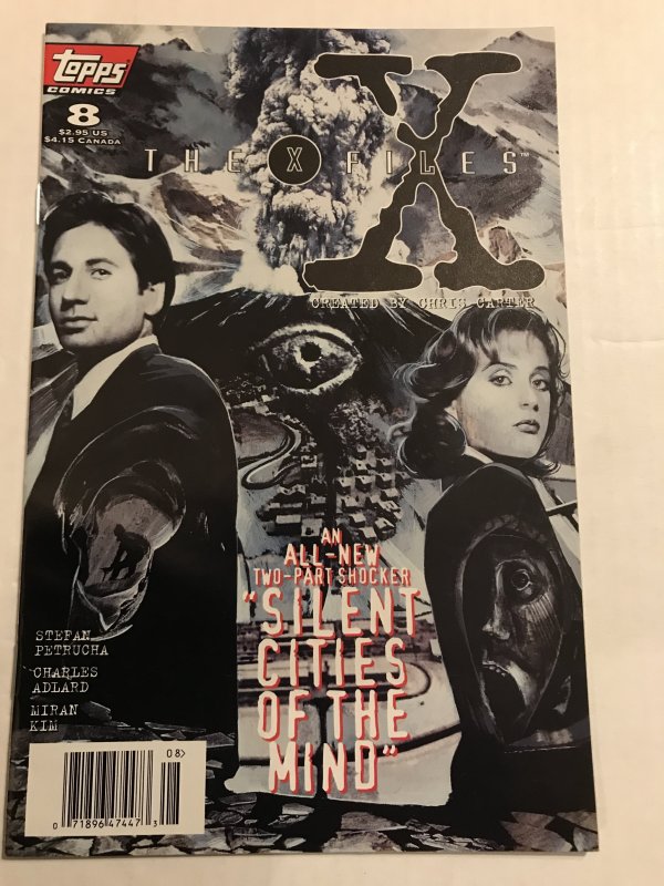 THE X-FILES #8 : Topps 8/95 VF/NM; Newsstand Variant, Fox & SCULLY photo cover