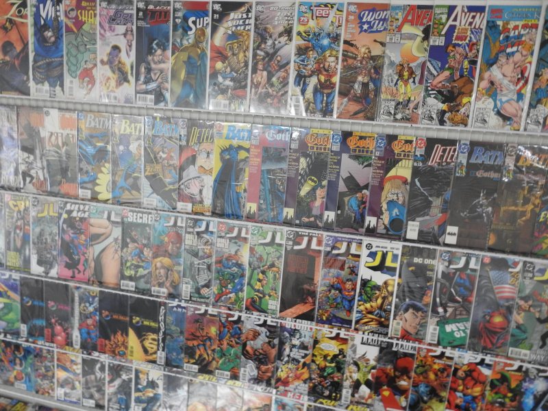 Huge Lot 140+ Comics W/ JLA, Batman, Robin, Avengers+ Avg VF- Condition!