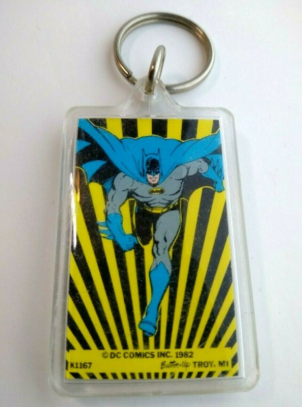 Batman Running Keychain 1982 Original Licensed Official DC Comics Button Up 