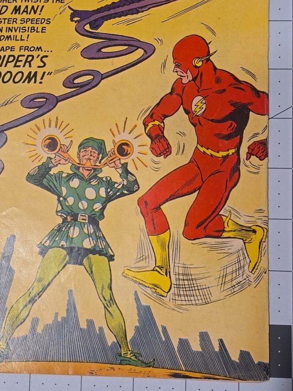 The Flash #138 ?-1st App Dexter Miles—Elongated Man Cvr App—DC Comics Aug-1963