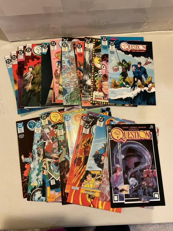 Question by Denny O’Neil Complete Set 1-37 + Annuals + Quarterlies + Signed #1!