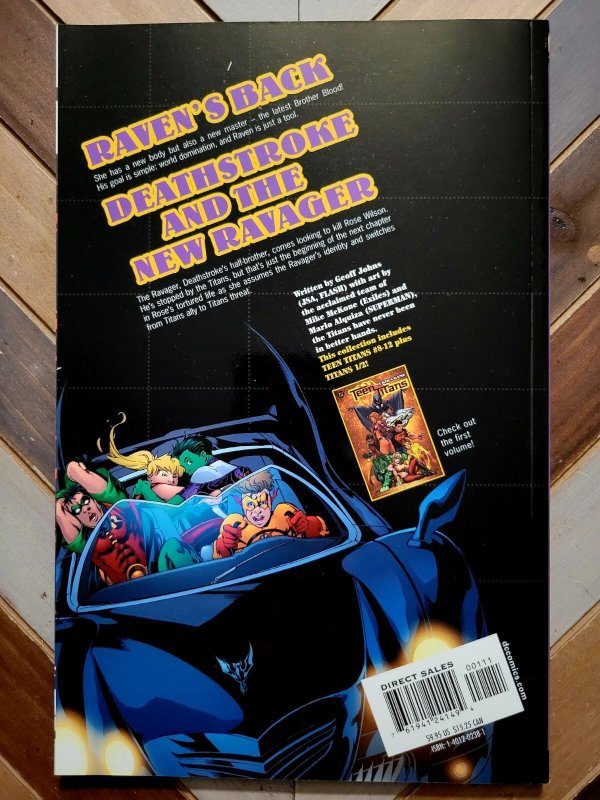 Teen Titans TPB Vol. 2 Family Lost First Print DC 2004 Johns, McKone, Reis 9.0