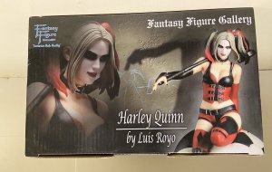 Fantasy Figure Gallery Harley Quinn by Luis Royo (Black and White Variant)