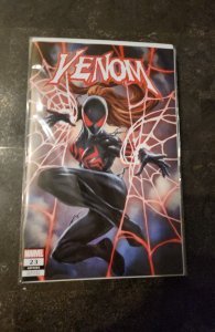 Venom #23 Skan Srisuwan Spoiler Numbered Trade Variant