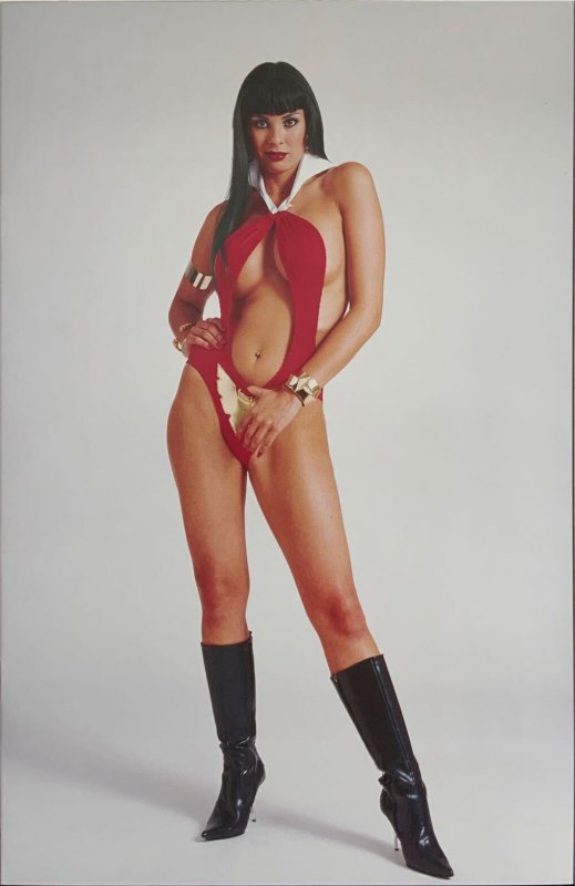 VAMPIRELLA STRIKES #1 HIGH-END VIRGIN ULTRA-LIMITED PHOTO COVER WITH COA.