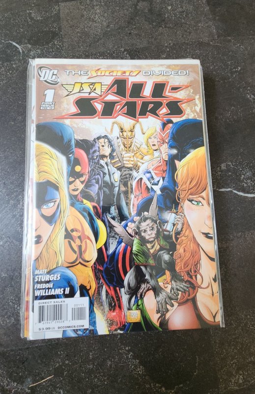 JSA All-Stars #1 (2010)