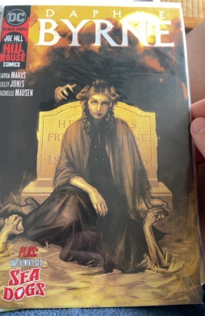 Lot of 16 Comics (See Description) Deep Beyond, Daphne Byrne, Defenders, Wond...