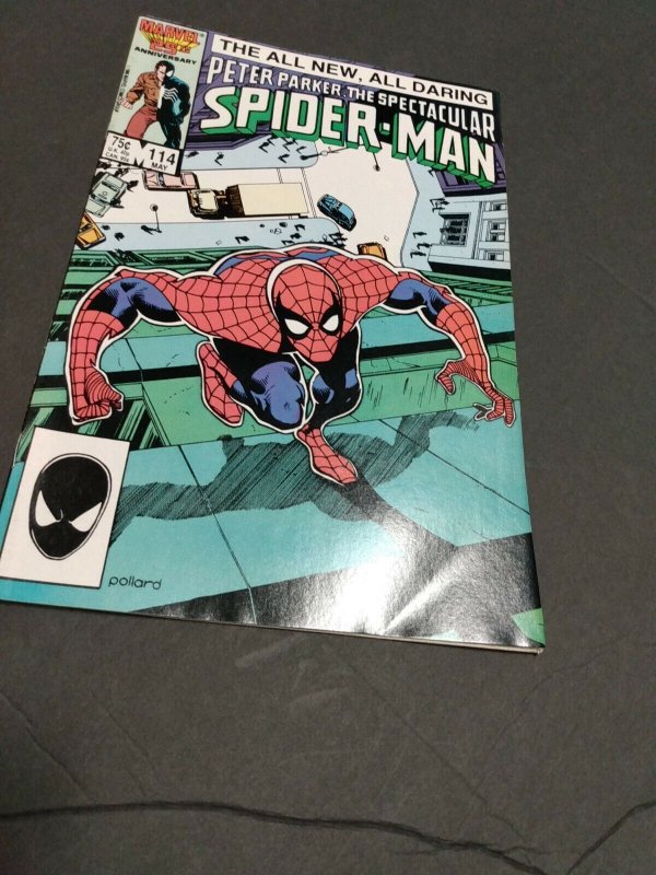 1986 PETER PARKER  SPECTACULAR SPIDER-MAN 114 Keith Pollard cover VF-NM