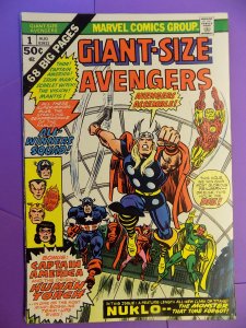 AVENGERS GIANT SIZE # 1 NICE COMIC 