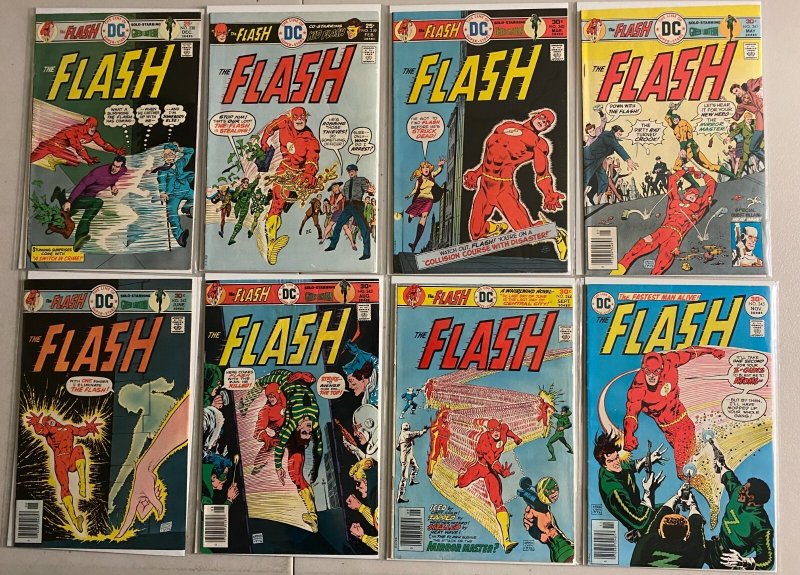 Flash lot #209-250 + Special DC 1st Series (average 5 VG/FN) 38 diff (1971-'77)