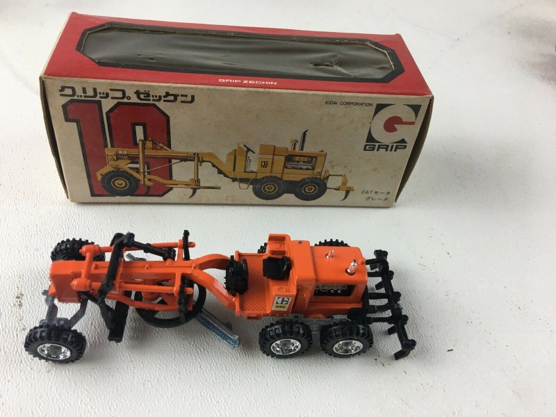 GRIP ZECHIN JAPAN 4 TRUCKS Fire engine motor grader shovel snow plow DIECAST NIB