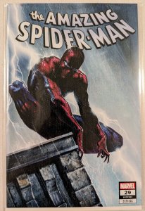 AMAZING SPIDER-MAN #29 NM DAVID PARATORE EXCLUSIVE TRADE COVER LTD 3000 W/COA