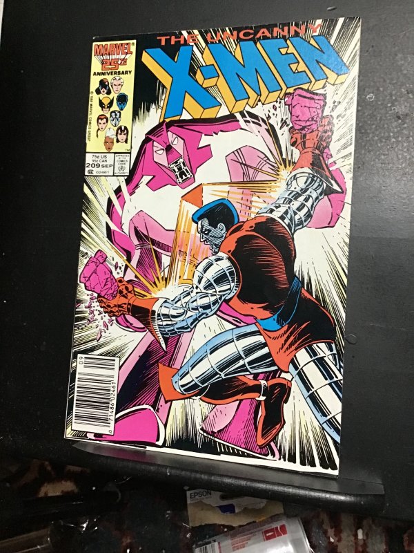 Uncanny X-Men #209 Hellfire Club! High-grade key! NM- Wow!